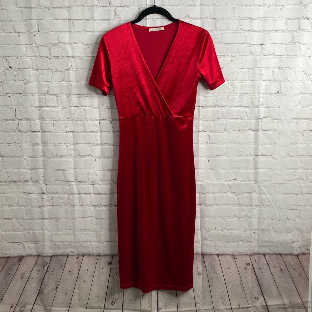 Sexy Read. Velvet Dress